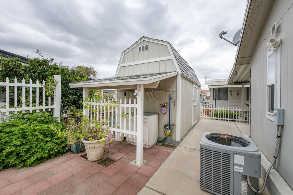 Image 28 of property listing at 1701 Dinuba Avenue # 64, Selma, CA 93662