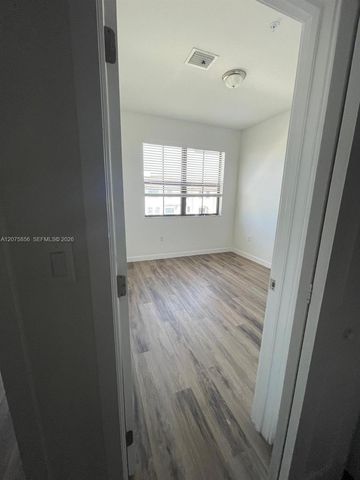 15520 SW 136th Street 210, Miami, FL 33196