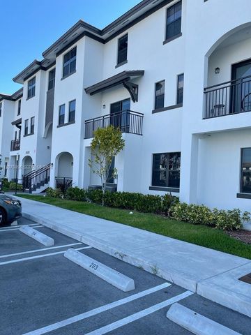 15520 SW 136th Street 210, Miami, FL 33196