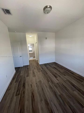 15520 SW 136th Street 210, Miami, FL 33196