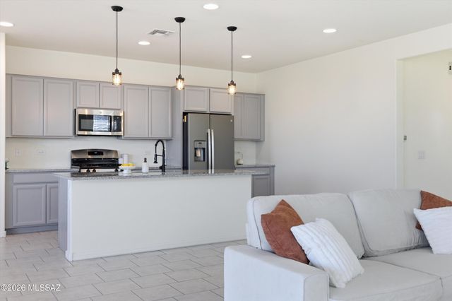 17293 S Ridgerunner Drive, Vail, AZ 85641