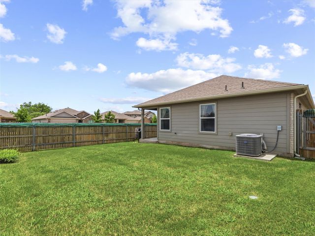 233 Baron Creek TRL, Bastrop, TX 78602