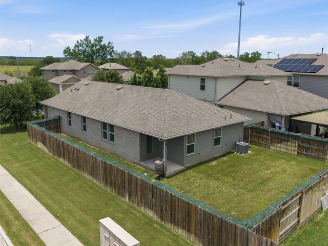 233 Baron Creek TRL, Bastrop, TX 78602