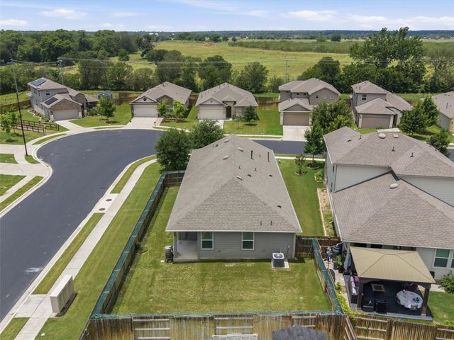 233 Baron Creek TRL, Bastrop, TX 78602