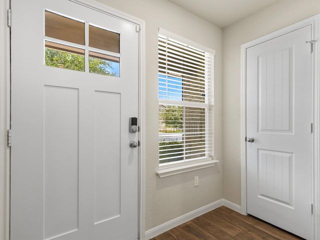 233 Baron Creek TRL, Bastrop, TX 78602