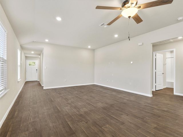 233 Baron Creek TRL, Bastrop, TX 78602