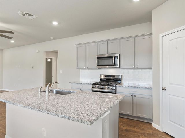 233 Baron Creek TRL, Bastrop, TX 78602