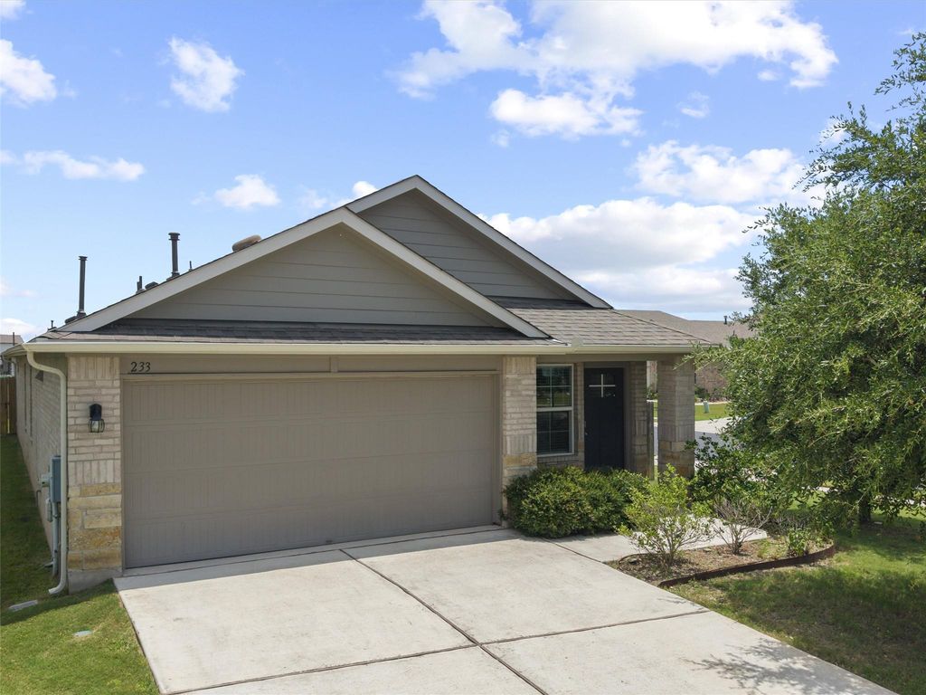 233 Baron Creek TRL, Bastrop, TX 78602