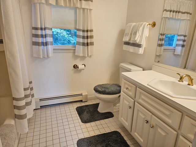 12 Jason Dr, Lincoln, RI 02865