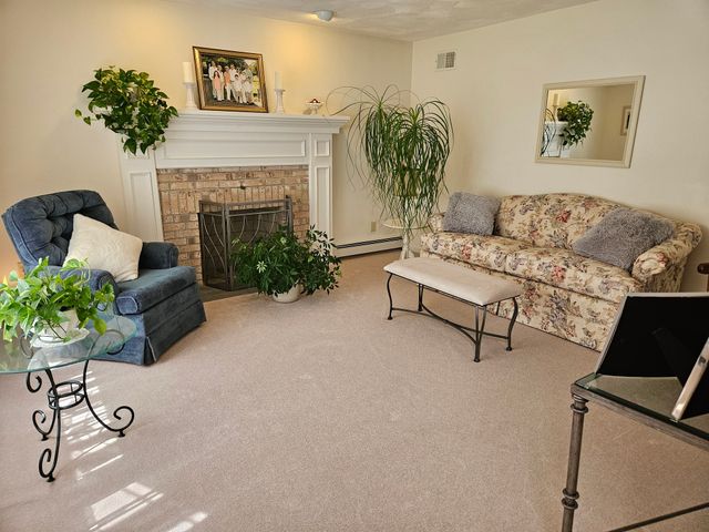 12 Jason Dr, Lincoln, RI 02865
