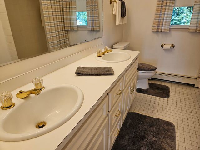 12 Jason Dr, Lincoln, RI 02865