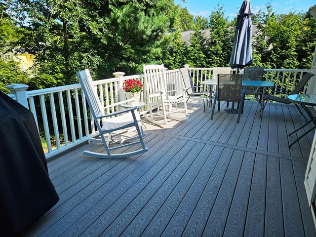 12 Jason Dr, Lincoln, RI 02865