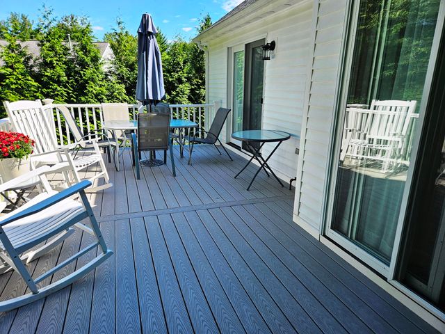 12 Jason Dr, Lincoln, RI 02865