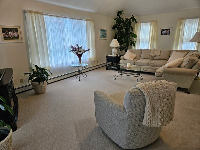 12 Jason Dr, Lincoln, RI 02865