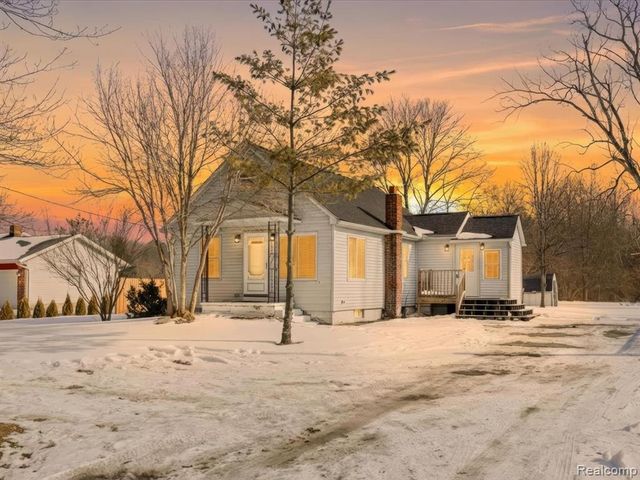 229 Michigan Avenue, Marysville, MI 48040