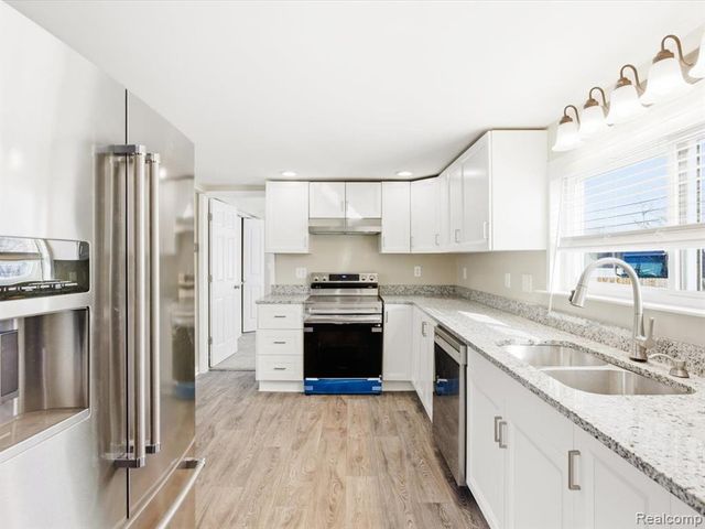 229 Michigan Avenue, Marysville, MI 48040