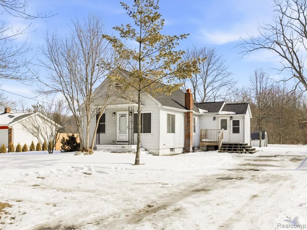 229 Michigan Avenue, Marysville, MI 48040