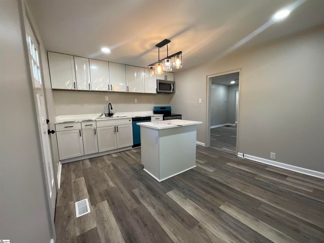 505 E Robinson Street, Gaffney, SC 29340