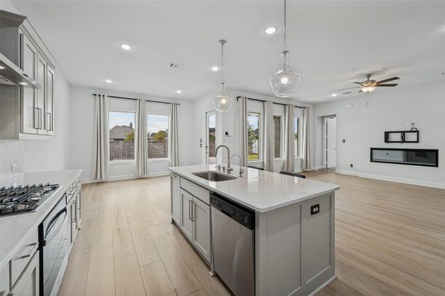 1625 Estivella Drive, Little Elm, TX 75068
