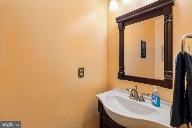 2730 SASSCERS HILL CT, Oak Hill, VA 20171