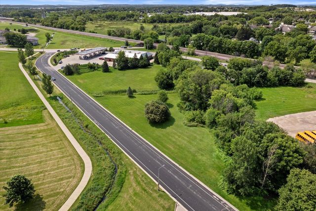 106 CARRIAGE HILL DRIVE, Watertown, WI 53098