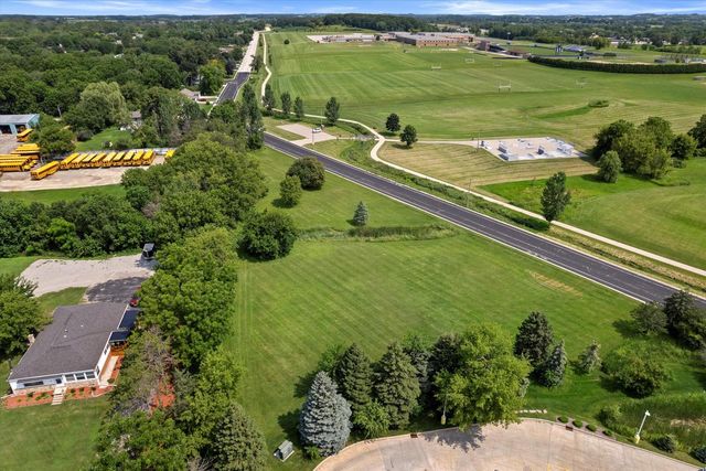 106 CARRIAGE HILL DRIVE, Watertown, WI 53098