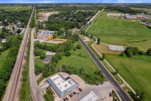 106 CARRIAGE HILL DRIVE, Watertown, WI 53098