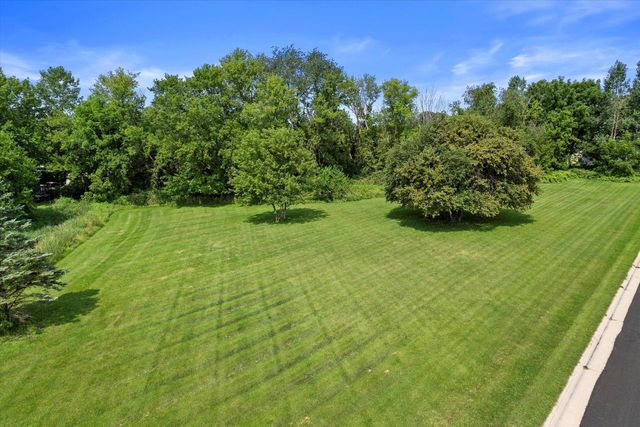 106 CARRIAGE HILL DRIVE, Watertown, WI 53098