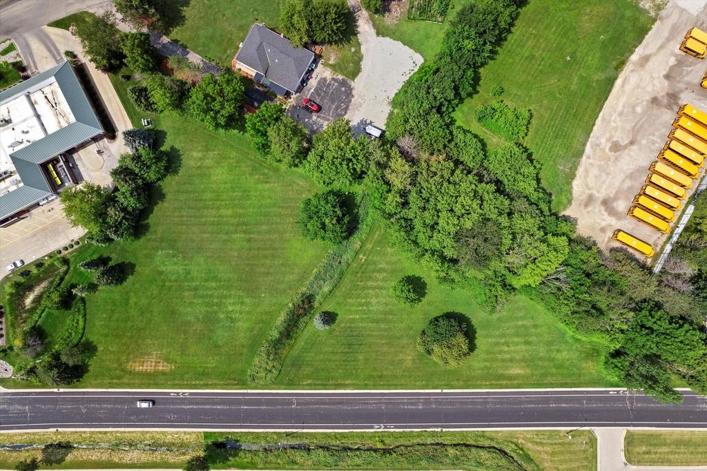 106 CARRIAGE HILL DRIVE, Watertown, WI 53098