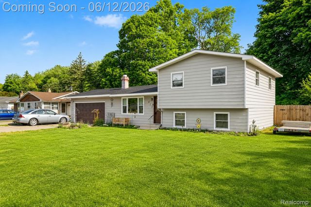 413 Alvena Avenue, Pennfield Charter Township, MI 49017