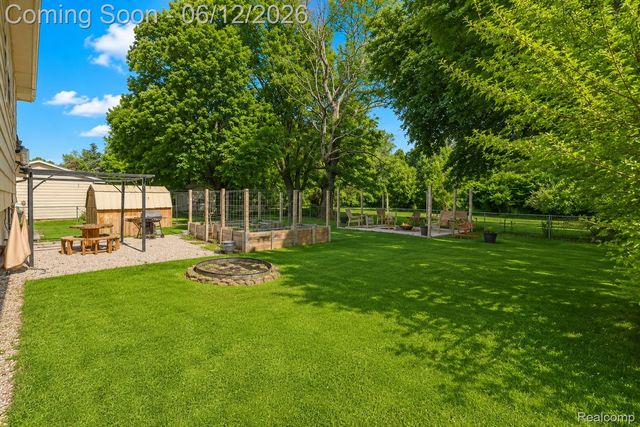 413 Alvena Avenue, Pennfield Charter Township, MI 49017