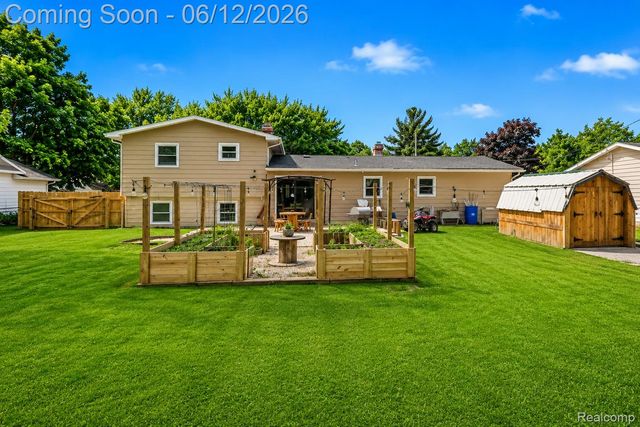 413 Alvena Avenue, Pennfield Charter Township, MI 49017