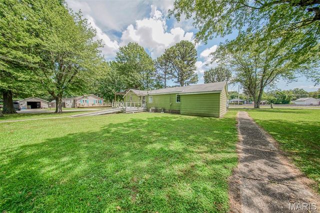 603 W Springfield Street, St James, MO 65559