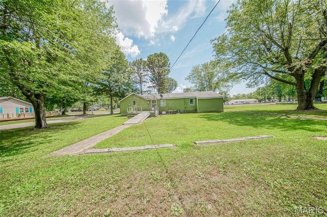 603 W Springfield Street, St James, MO 65559
