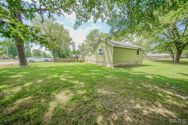 603 W Springfield Street, St James, MO 65559