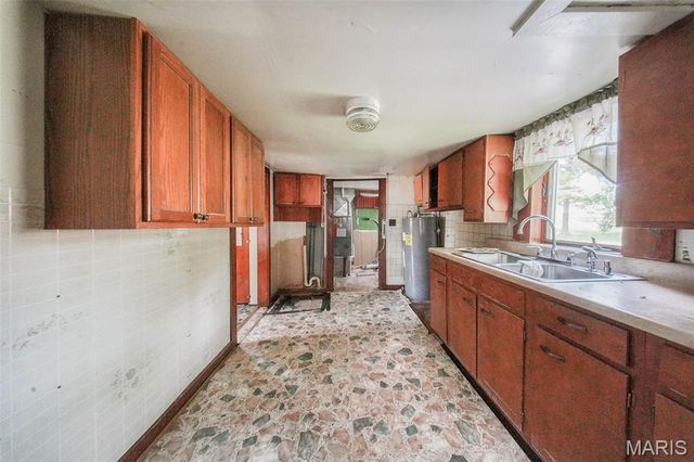 603 W Springfield Street, St James, MO 65559