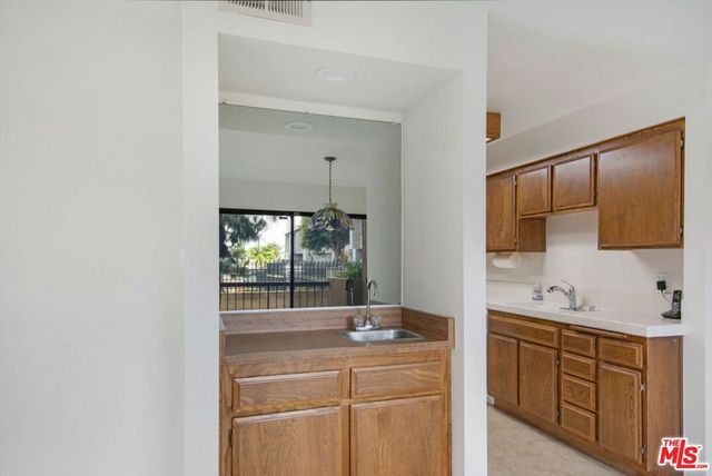 849 E Victoria Street 811, Carson, CA 90746