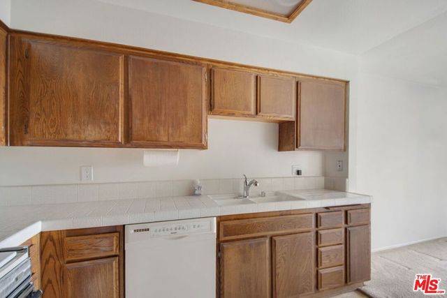 849 E Victoria Street 811, Carson, CA 90746