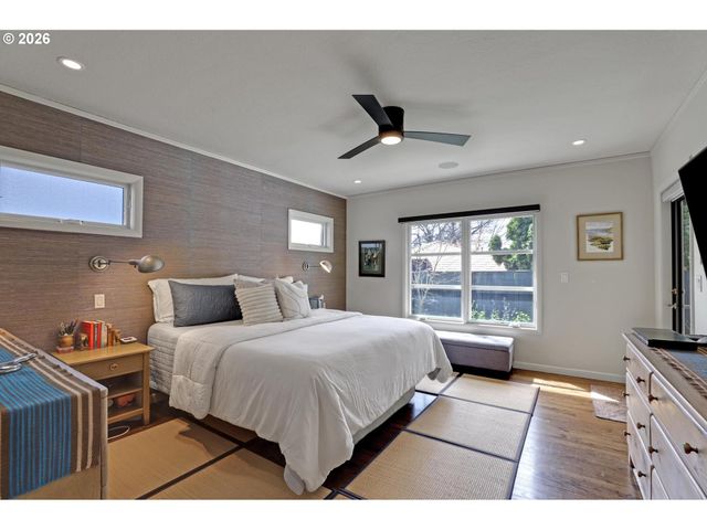 2838 Ne HAMBLET St, Portland, OR 97212