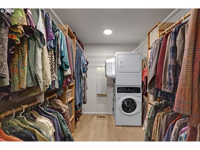 2838 Ne HAMBLET St, Portland, OR 97212