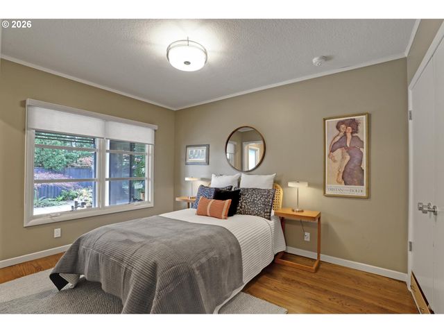2838 Ne HAMBLET St, Portland, OR 97212