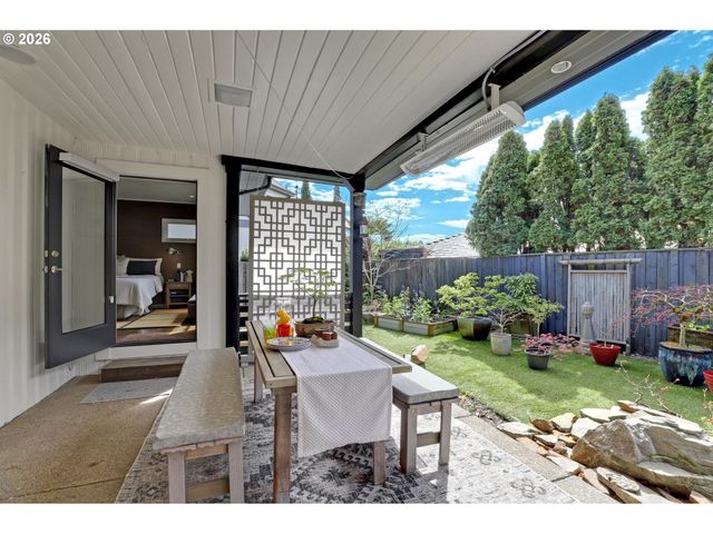 2838 Ne HAMBLET St, Portland, OR 97212