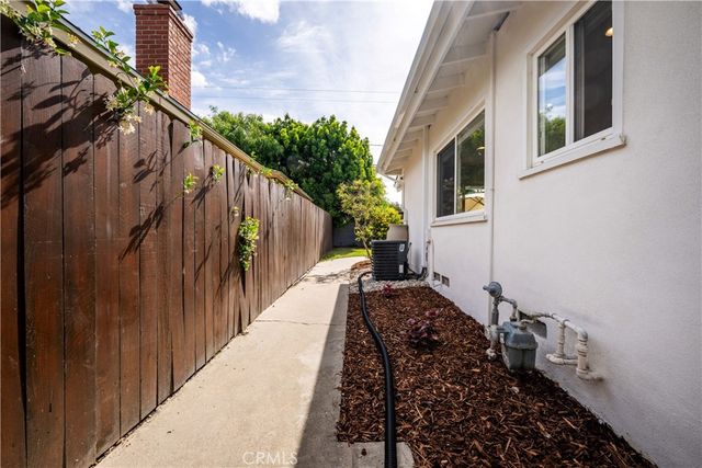 3244 Gondar, Long Beach, CA 90808