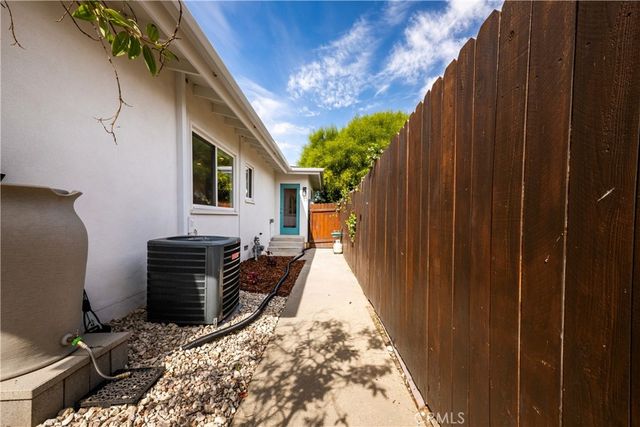 3244 Gondar, Long Beach, CA 90808