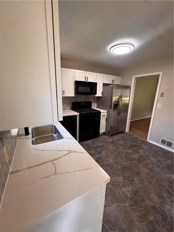 13 W 89 Terrace, Kansas City, MO 64114