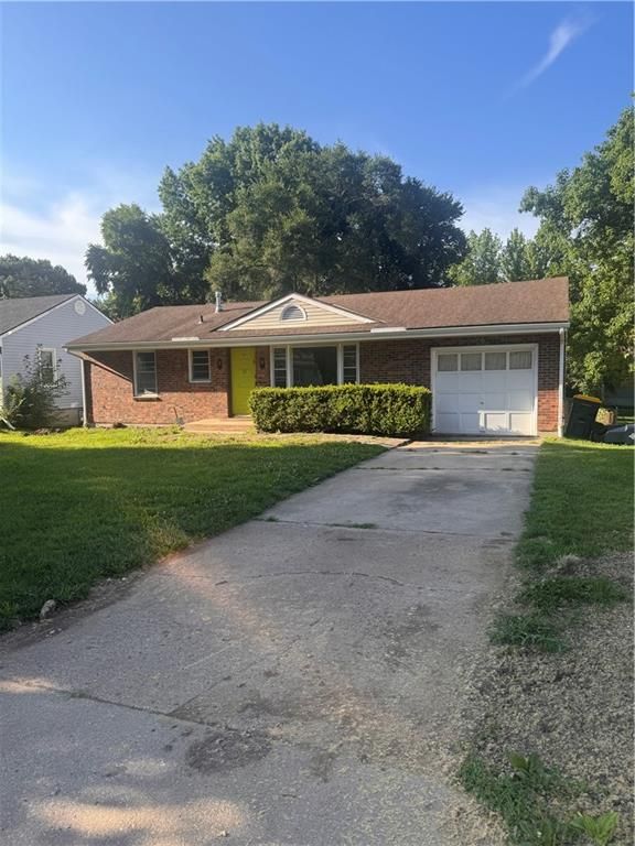 13 W 89 Terrace, Kansas City, MO 64114
