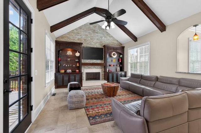 1820 Turnberry Ave, Suwanee, GA 30024