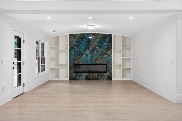 1820 Turnberry Ave, Suwanee, GA 30024