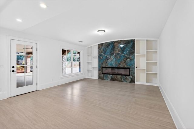 1820 Turnberry Ave, Suwanee, GA 30024