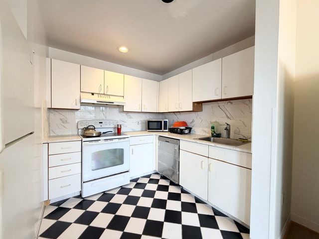 10 Weston Ave 303, Quincy, MA 02170